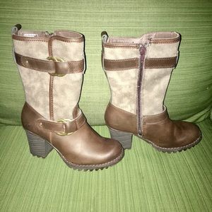 Skechers boots. Almost brand new. Worn once.